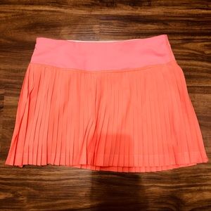 Lululemon pleat to street skirt size 2